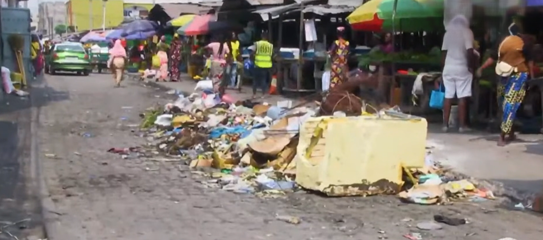 Brazzaville étouffe sous les déchets : L’insalubrité, un fléau persistant dans les arrondissements