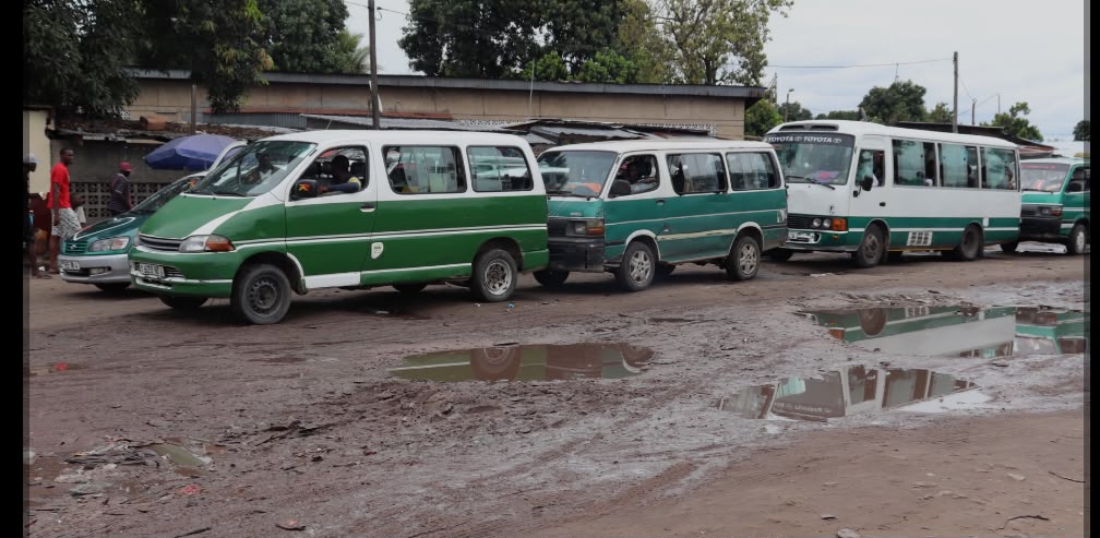 Brazzaville : La hausse des tarifs du transport en commun aux heures de pointe fait réagir